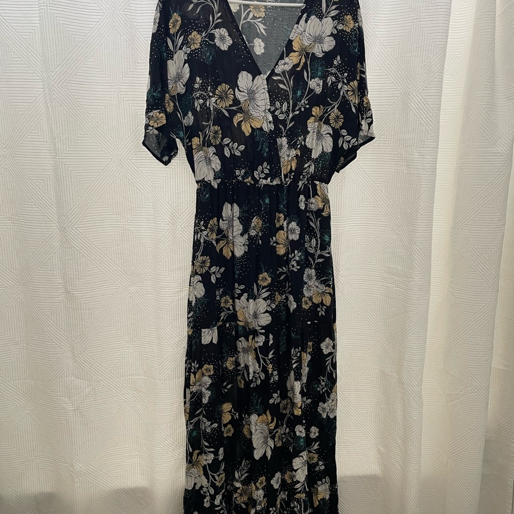 Black Floral Ruffled Maxi Sundress with V-Neck and Dolman Sleeves